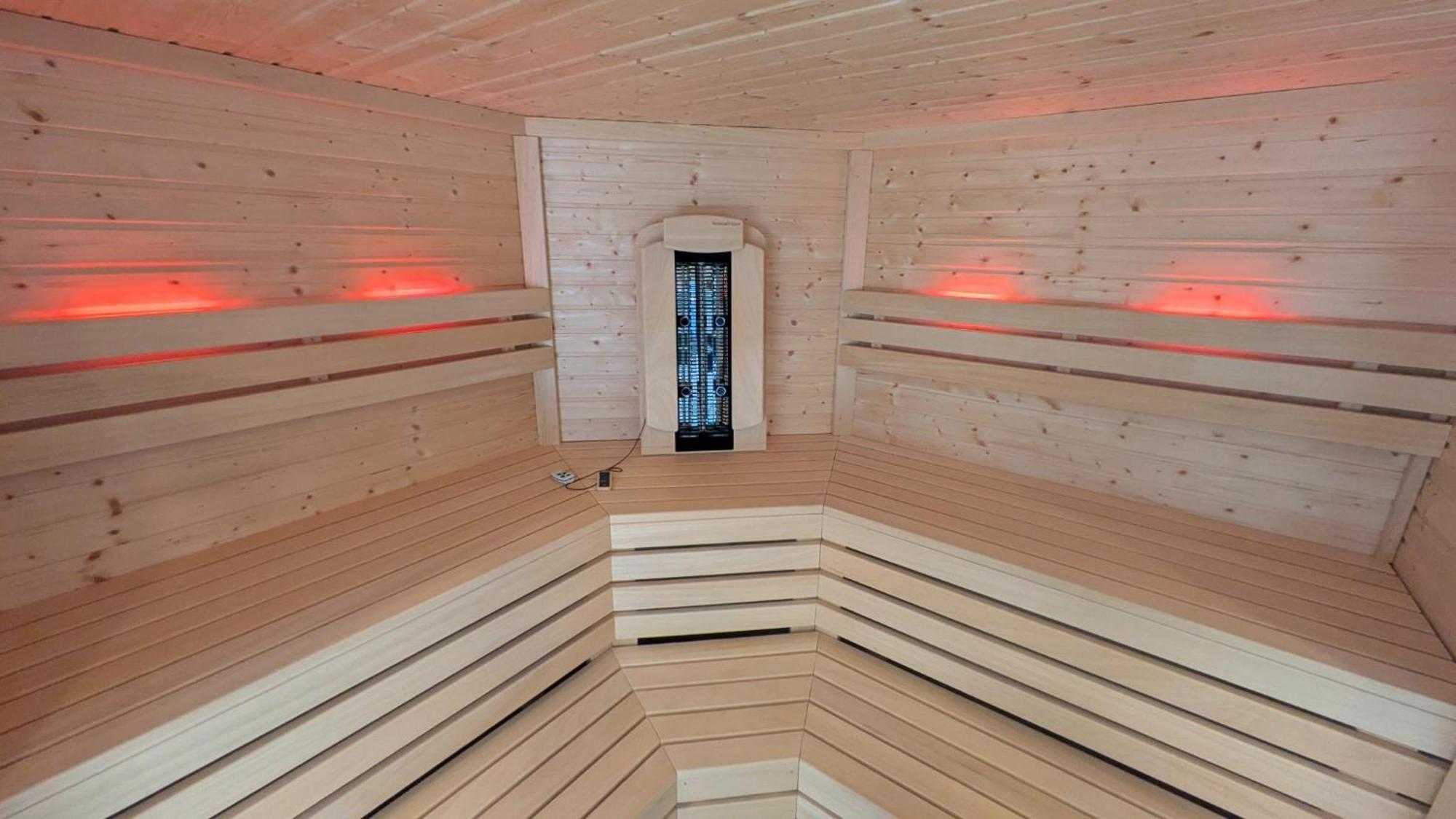 Landhotel Sonneneck - Breuna Im Naturpark Eksteriør billede