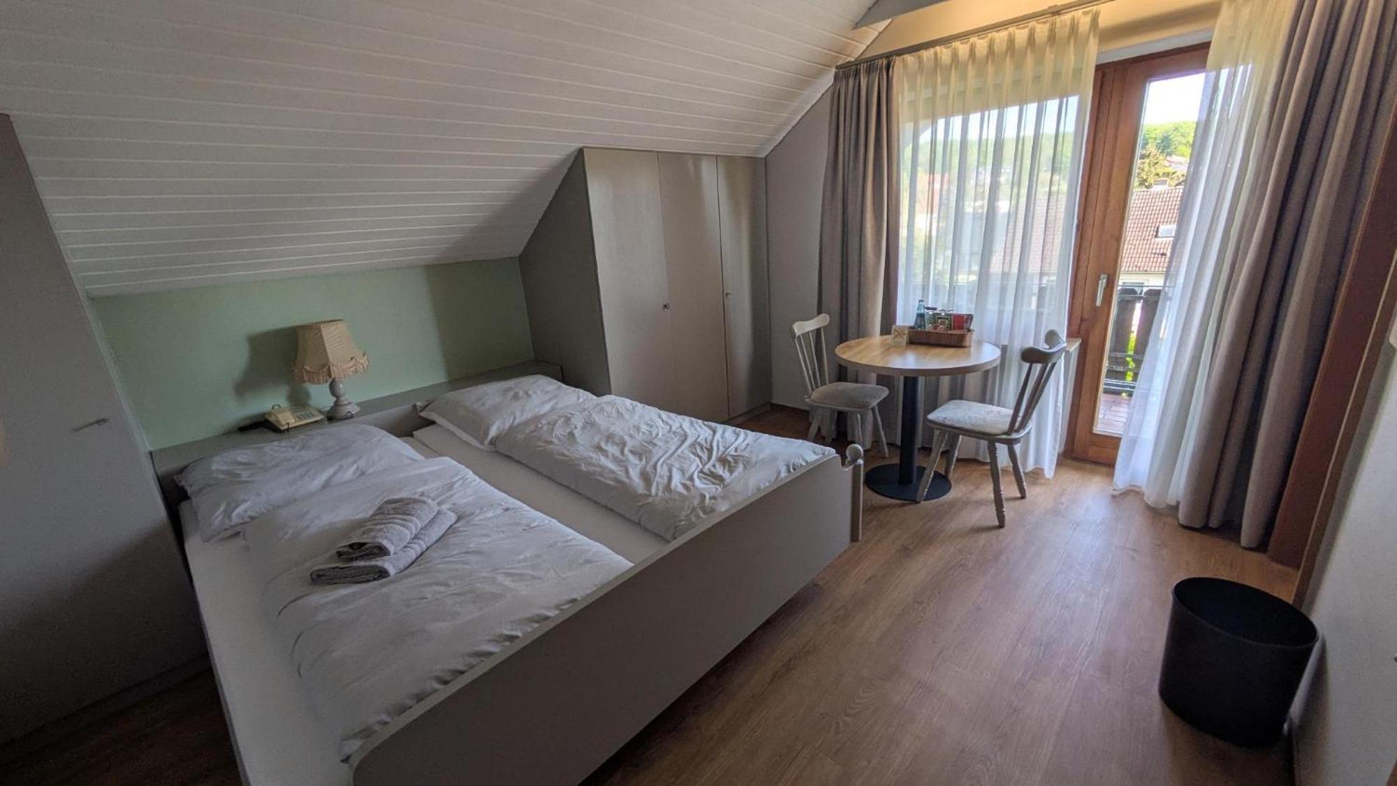 Landhotel Sonneneck - Breuna Im Naturpark Eksteriør billede