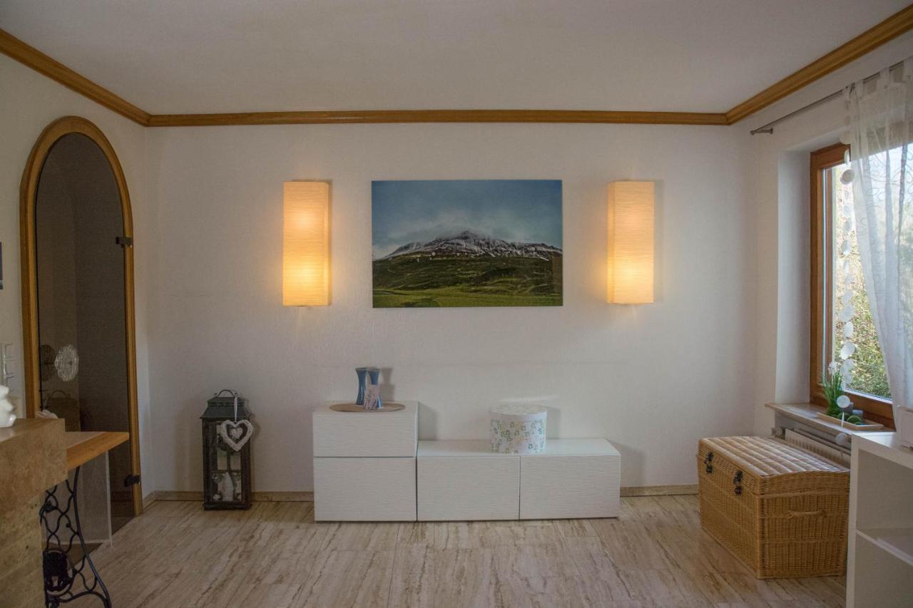 Landhotel Sonneneck - Breuna Im Naturpark Eksteriør billede